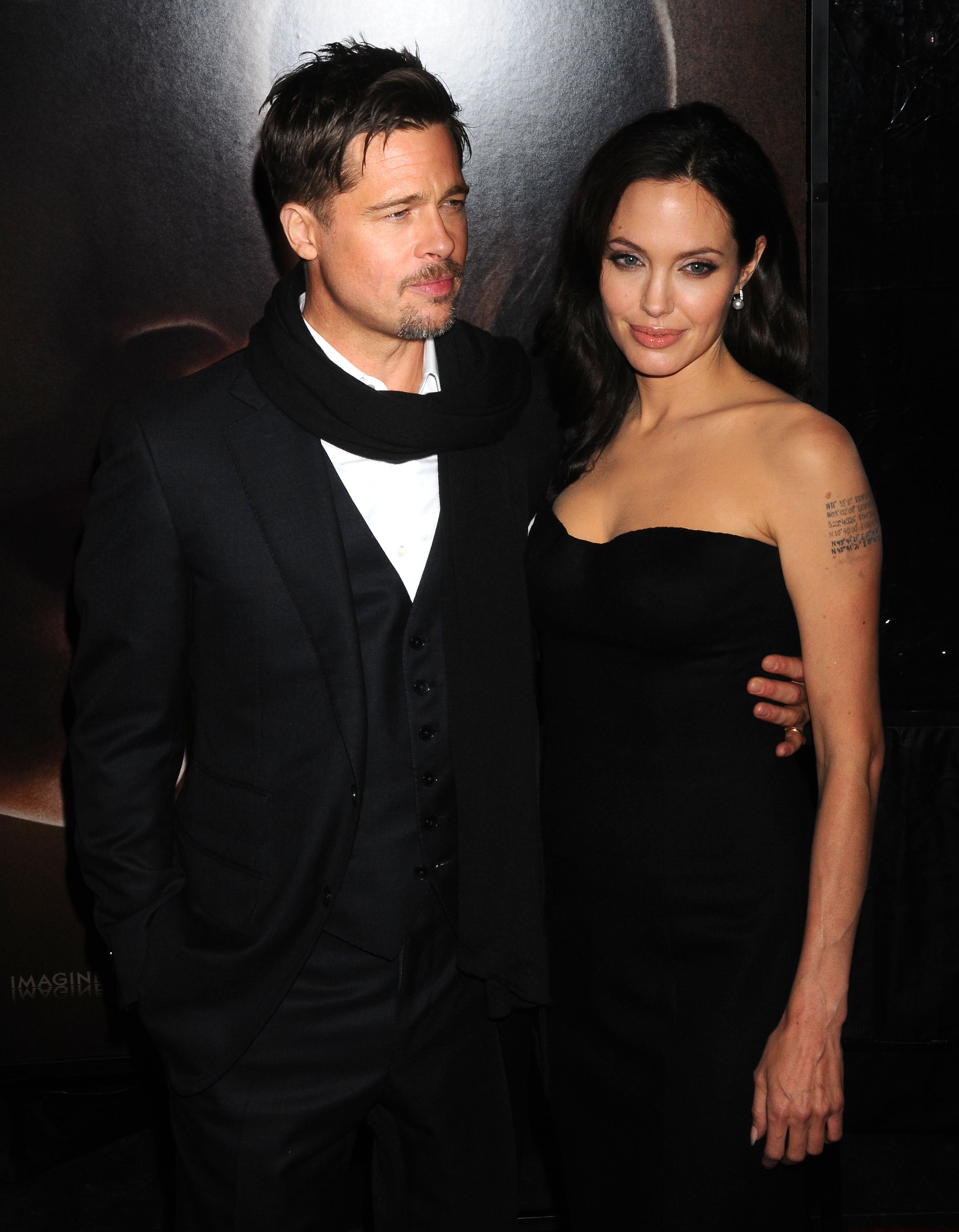 Бывший муж анджелины. Муж Анджелины Джоли. Первый муж Анджелины Джоли. Анджелина Джоли и ее муж. Муж Анджелина Анджелина Джоли.